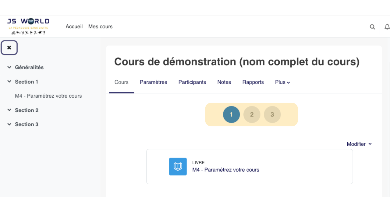 Le format par onglets présente une section à la fois: il réduit la longueur de page et convient aux parcours où chaque partie doit rester bien séparée.