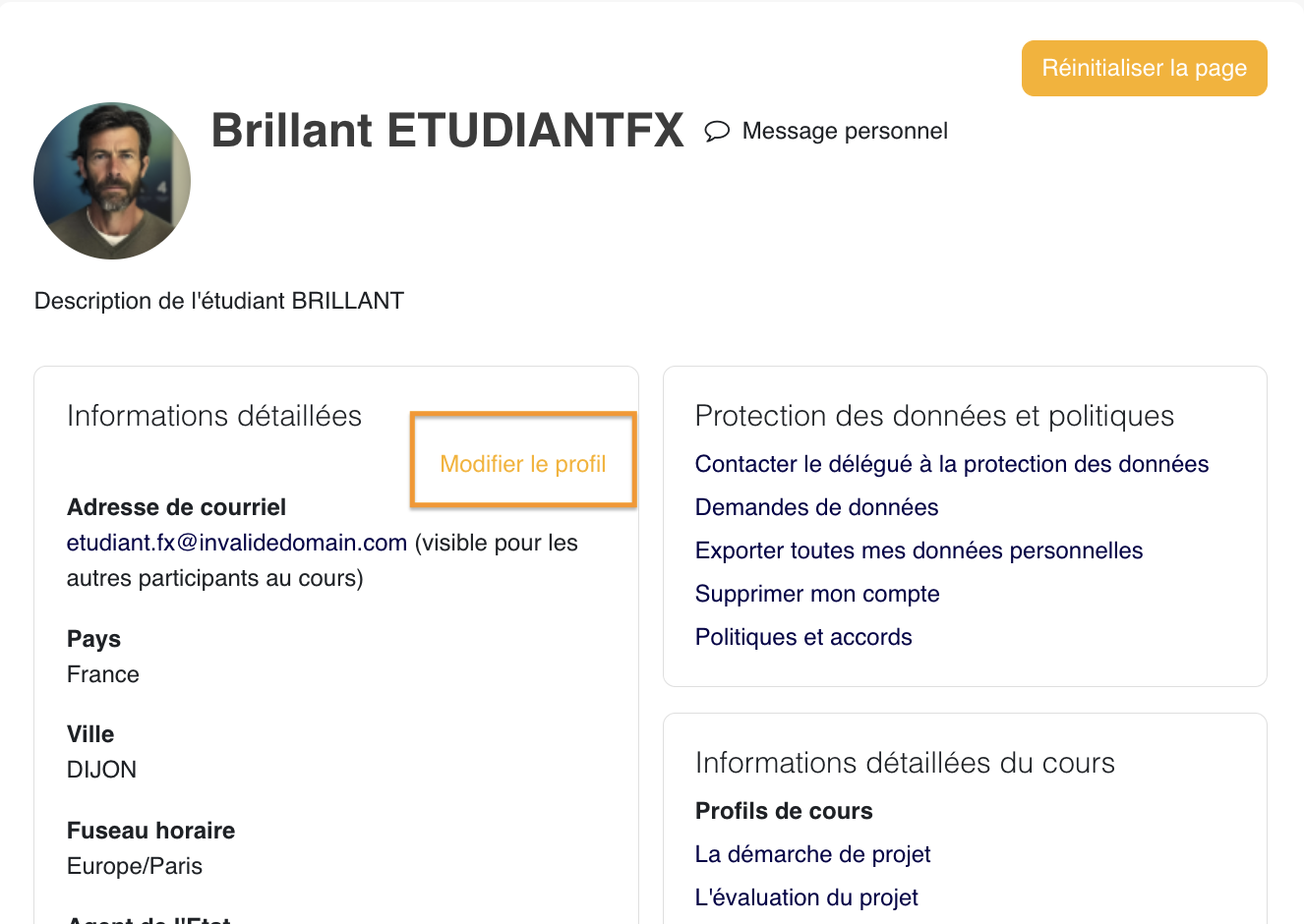 Sur la page Profil, le bouton Modifier le profil se trouve dans le bloc Informations détaillées, à côté de l'adresse, du pays, de la ville et du fuseau horaire.